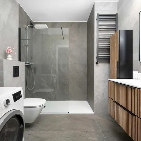Cozy With A Balcony Near Parks And The Partynice Racetrack By Renters * Wrocław