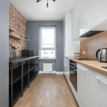 Cozy With A Balcony Near Parks And The Partynice Racetrack By Renters * Wrocław