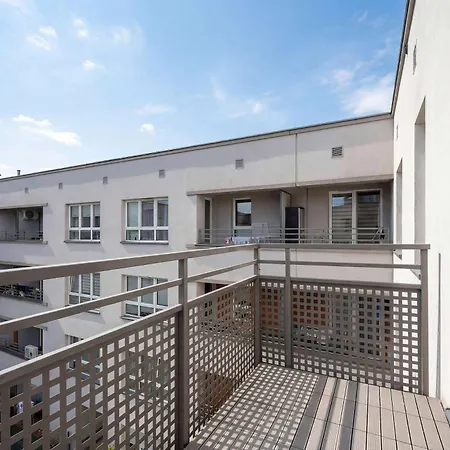 Apartman Cozy With A Balcony Near Parks And The Partynice Racetrack By Renters Wrocław