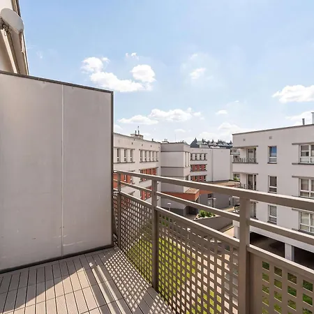 Cozy With A Balcony Near Parks And The Partynice Racetrack By Renters Apartman *