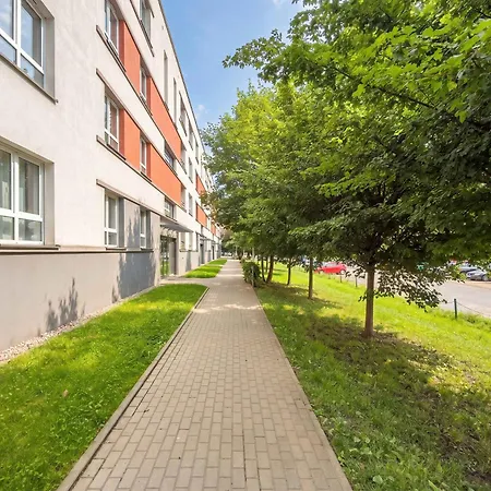 Apartman Cozy With A Balcony Near Parks And The Partynice Racetrack By Renters Wrocław